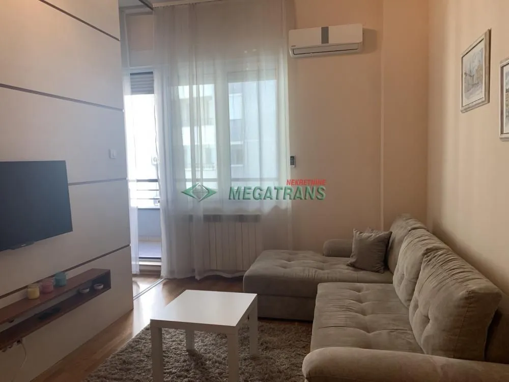Rent, two bedroom apartment, 44m², Bulevar Oslobodjenja, Novi Sad Sve Podlokacije