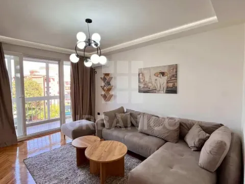 Izdavanje, dvosoban stan, 65m², Baston, Podgorica - image 1