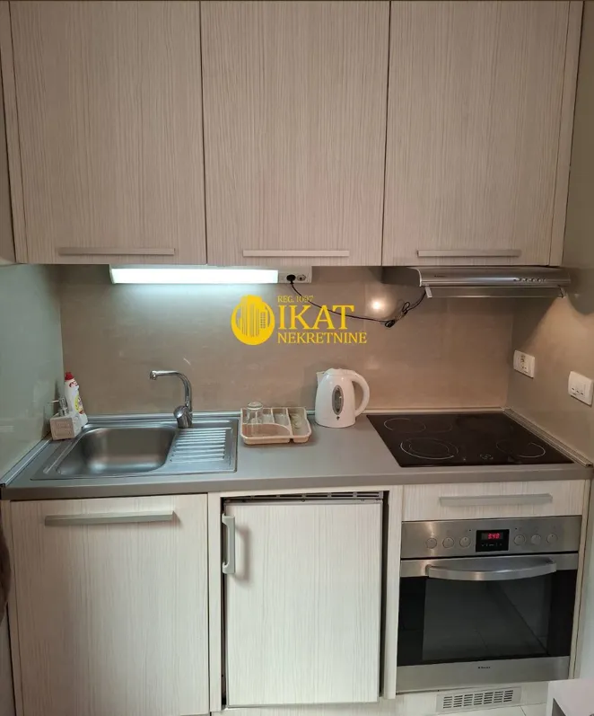Izdavanje, stan, 17m², Stari Grad, Beograd