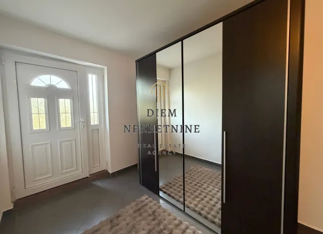 Izdavanje, jednosoban stan, 60m², Tološi, Podgorica