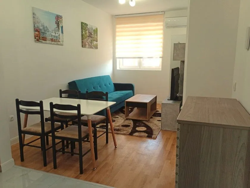 Izdavanje, jednosoban stan, 35m², Centar, Bar