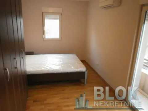 Rent, two bedroom apartment, 75m², Blok 9, Podgorica - image 5
