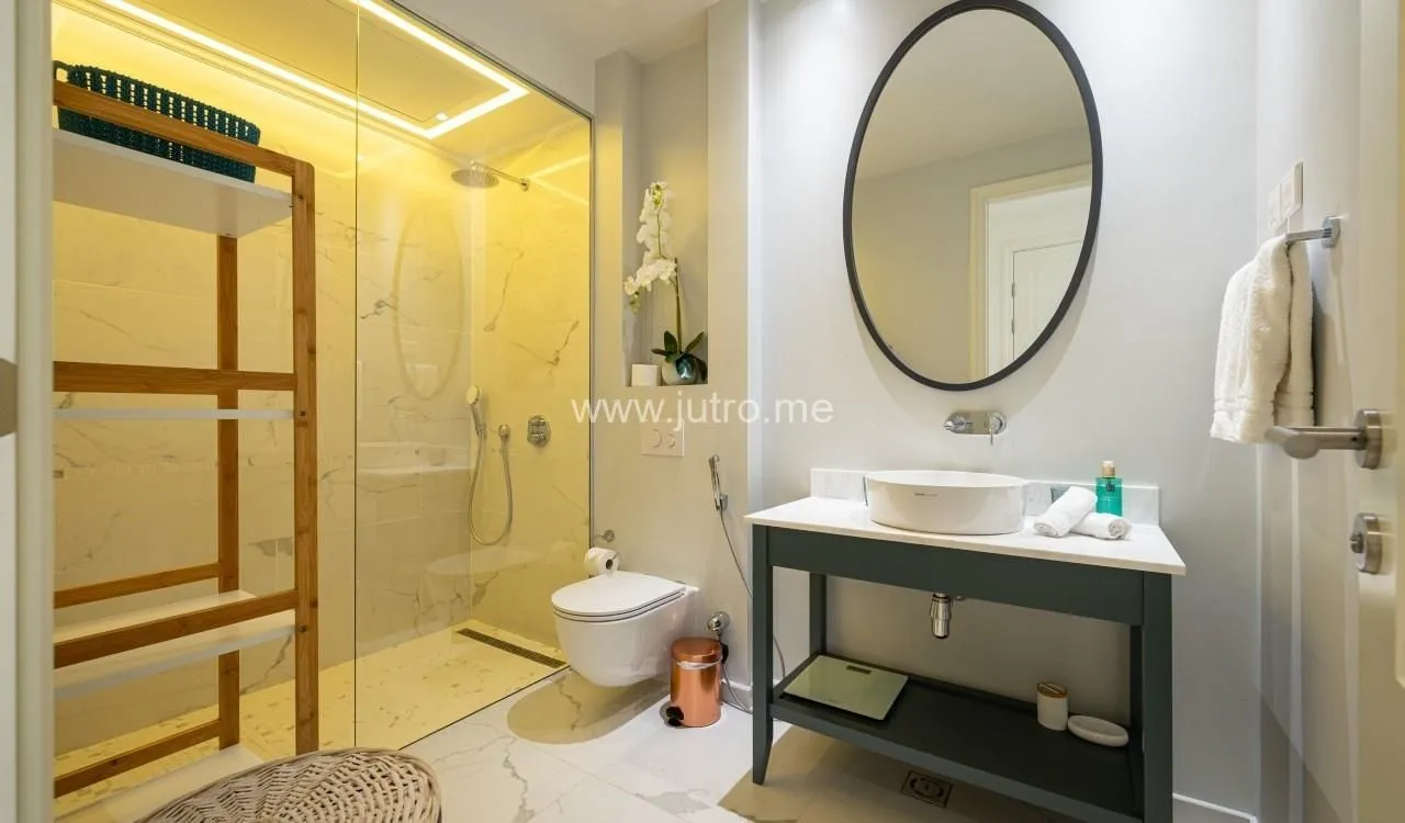 Prodaja, trosoban stan, 190m², Luštica Bay, Tivat
