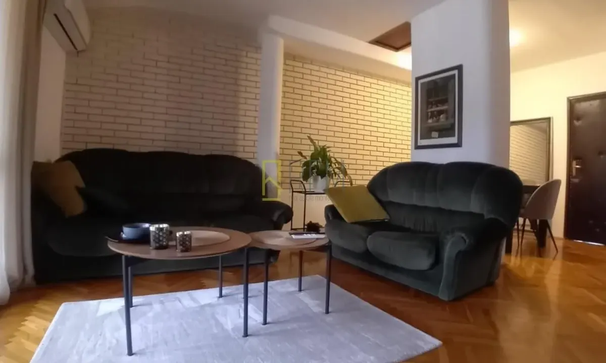 Prodaja, dvosoban stan, 75m², Centar, Podgorica