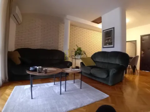 Prodaja, dvosoban stan, 75m², Centar, Podgorica