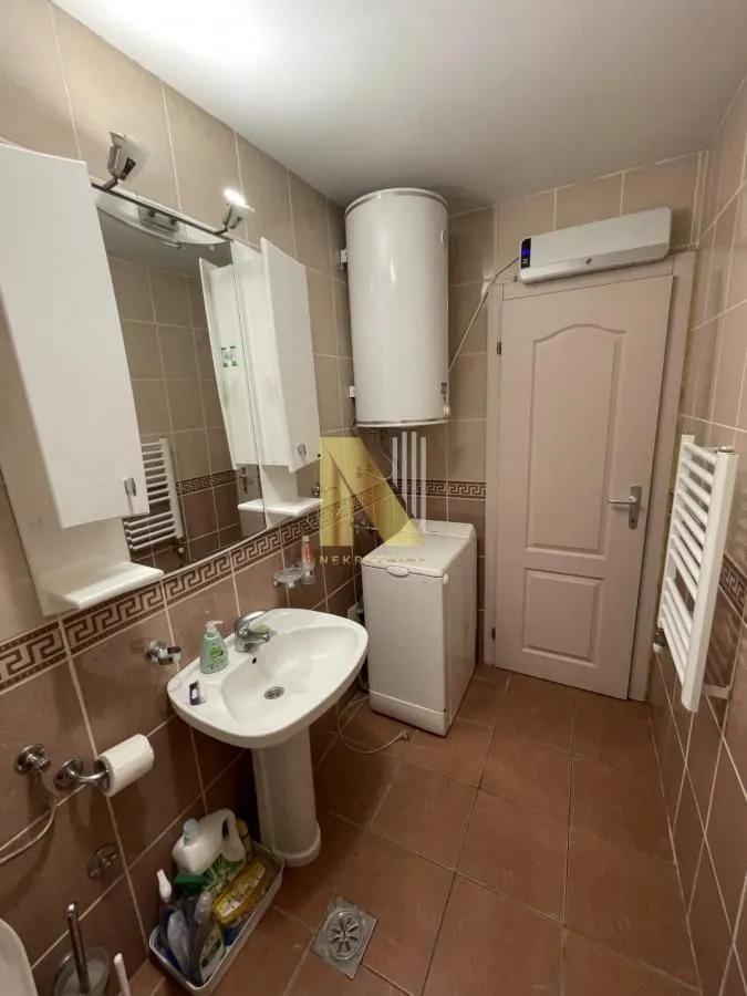 Izdavanje, dvosoban stan, 50m², Rotkvarija, Novi Sad Sve Podlokacije