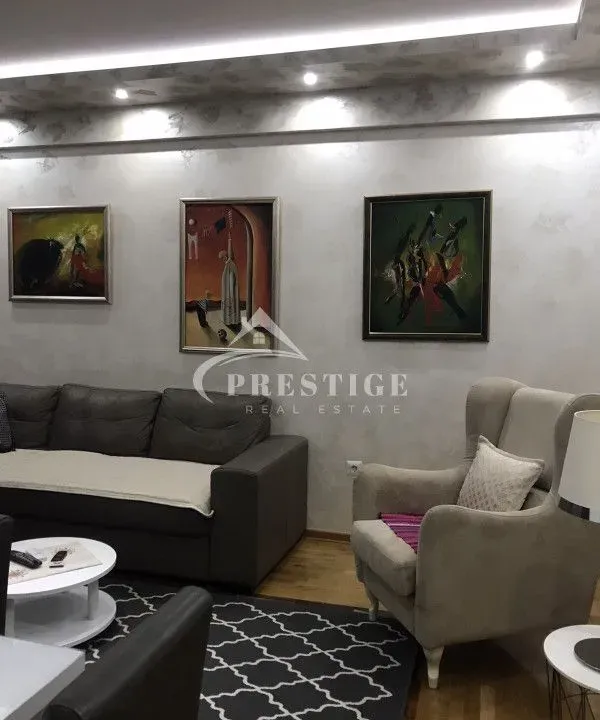 Izdavanje, dvosoban stan, 56m², Blok 9, Podgorica