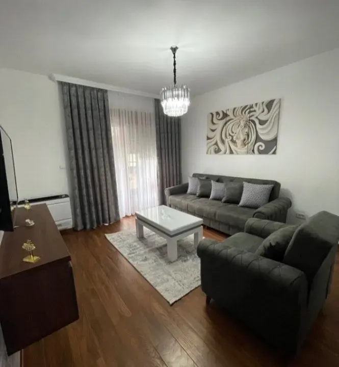 Izdavanje, dvosoban stan, 75m², Master Kvart, Podgorica