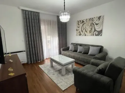 Izdavanje, dvosoban stan, 75m², Master Kvart, Podgorica