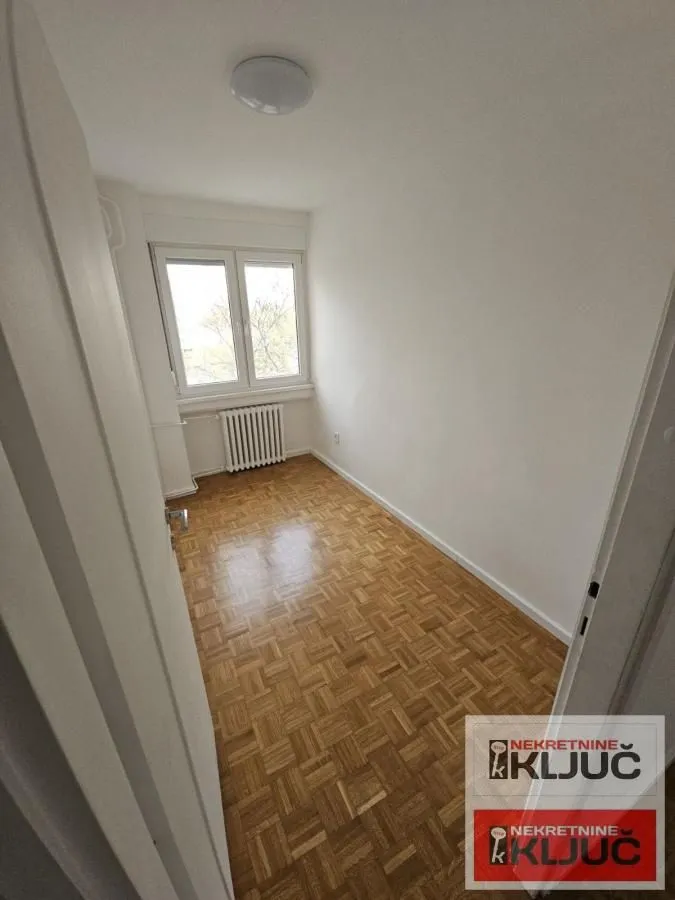 Prodaja, trosoban stan, 75m², Socijalno, Novi Sad Sve Podlokacije