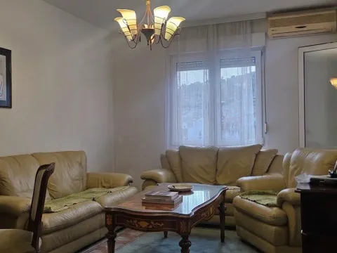 Izdavanje, dvosoban stan, 62m², City Kej, Podgorica - image 16