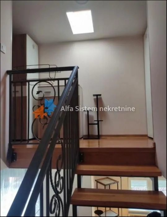 Izdavanje, četvorosoban stan, 105m², Lekino Brdo, Voždovac Sve Podlokacije