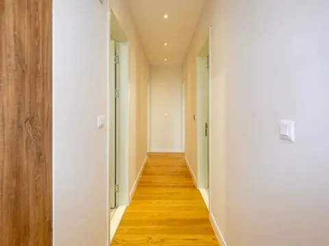 Izdavanje, trosoban stan, 127m², Preko Morače, Podgorica - image 12