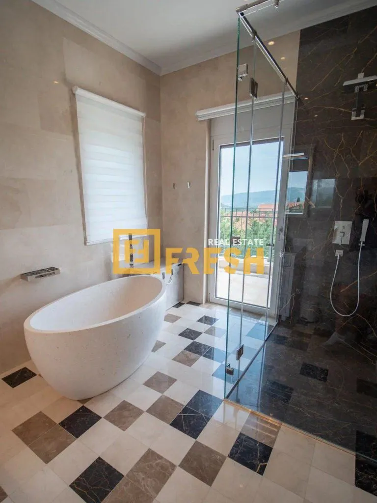 Prodaja, kuća, 750m², Tivat, Crna Gora