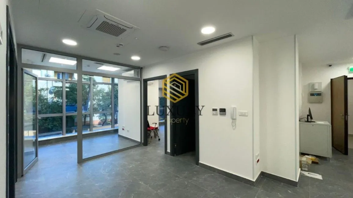 Rent, office space, 77m², Centar, Podgorica