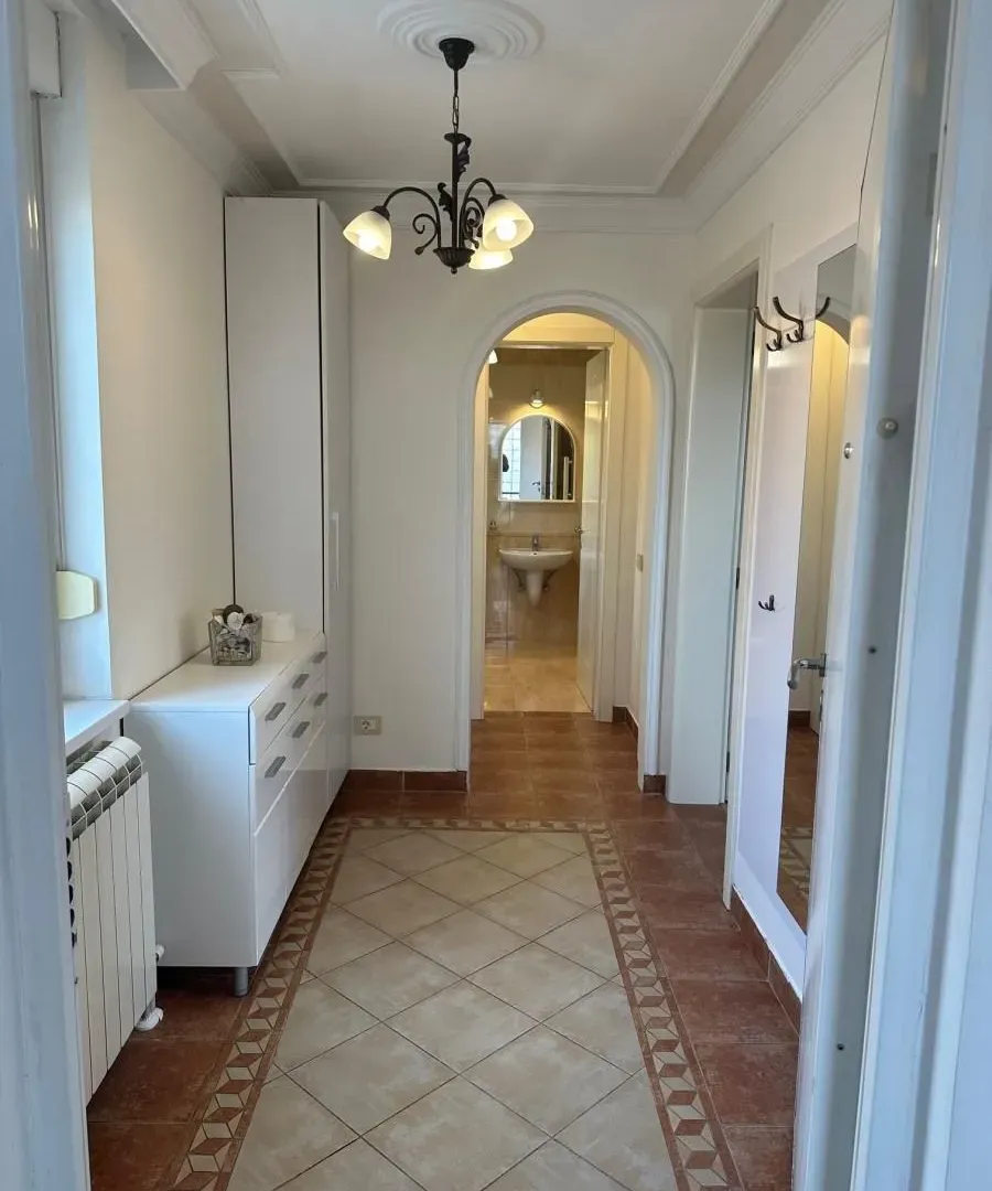Rent, four bedroom apartment, 147m², Savski Venac, Beograd