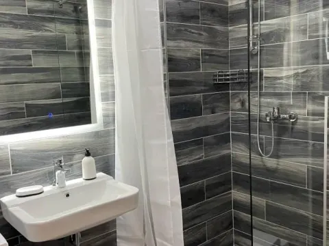 Sale, one bedroom apartment, 43m², Budva, Crna Gora - image 11