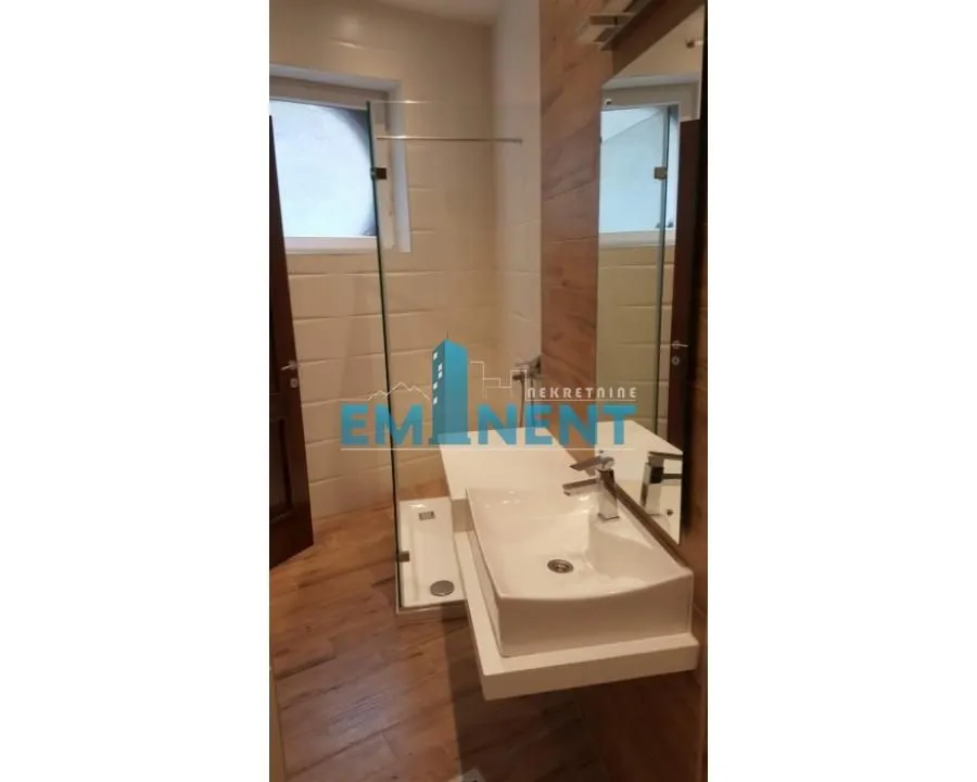 Rent, three bedroom apartment, 82m², Stari Grad, Beograd