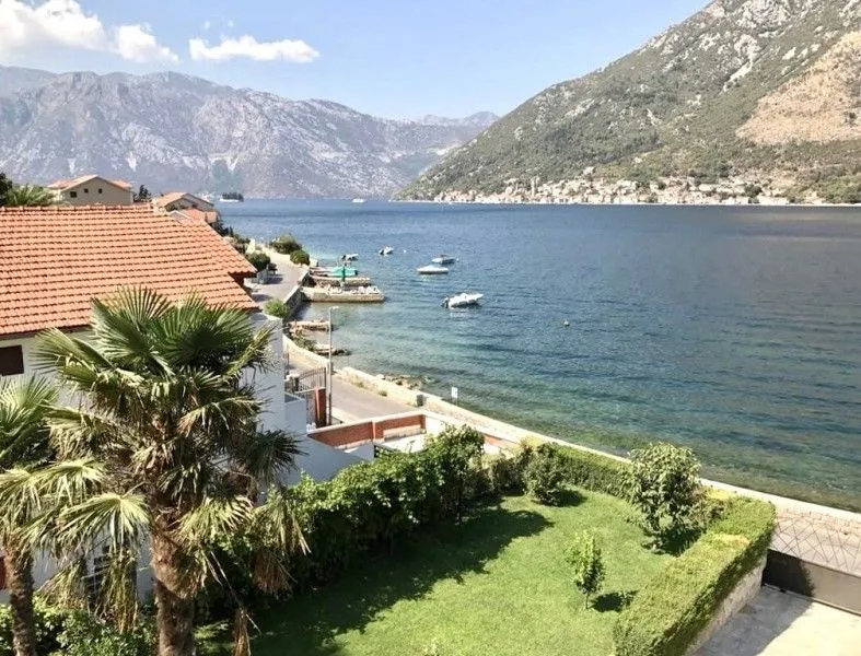 Sale, house, 390m², Stoliv, Kotor