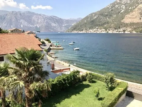 Sale, house, 390m², Stoliv, Kotor - image 1