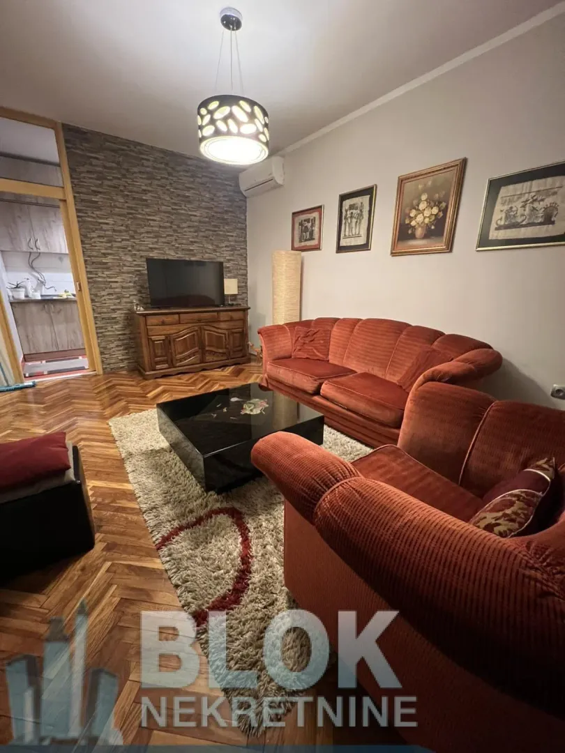 Izdavanje, dvosoban stan, 60m², Blok 6, Podgorica