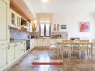 Prodaja, kuća, 971m², Petrovac, Budva - image 15