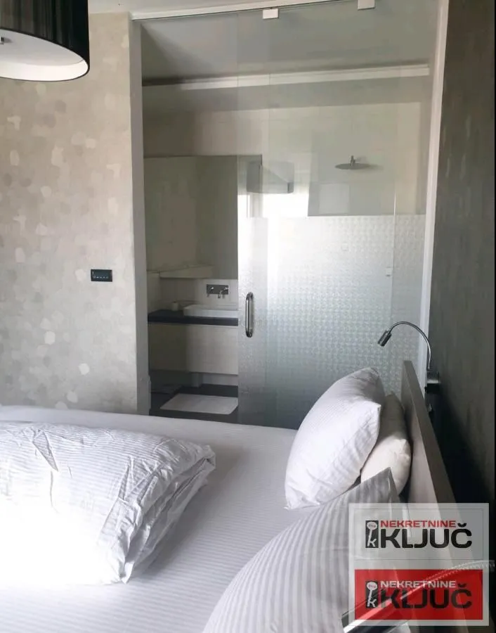 Izdavanje, trosoban stan, 136m², Sajmište, Novi Sad