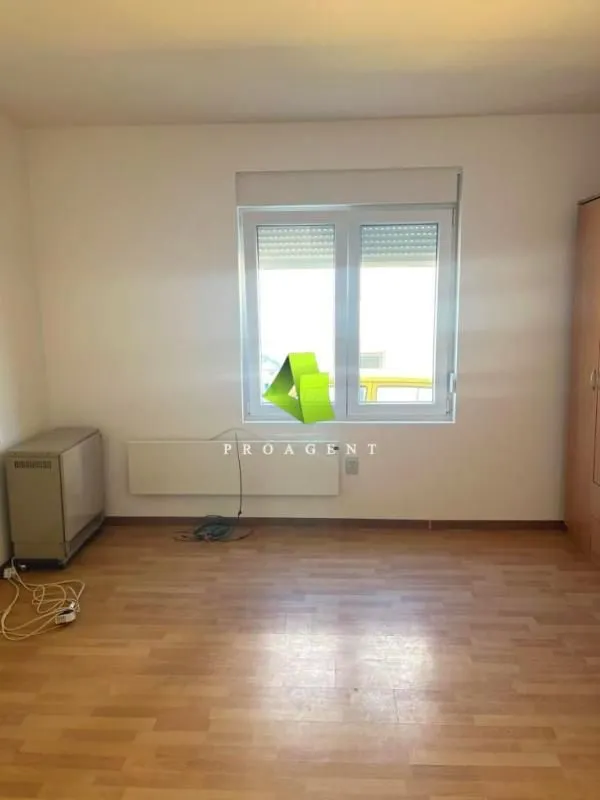 Rent, office space, 50m², Medijana, Niš