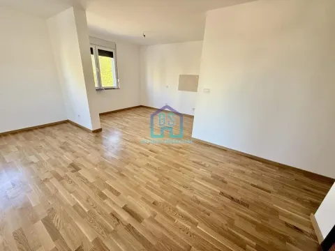 Prodaja, trosoban stan, 70m², Alibegovac, Petrovaradin - image 8