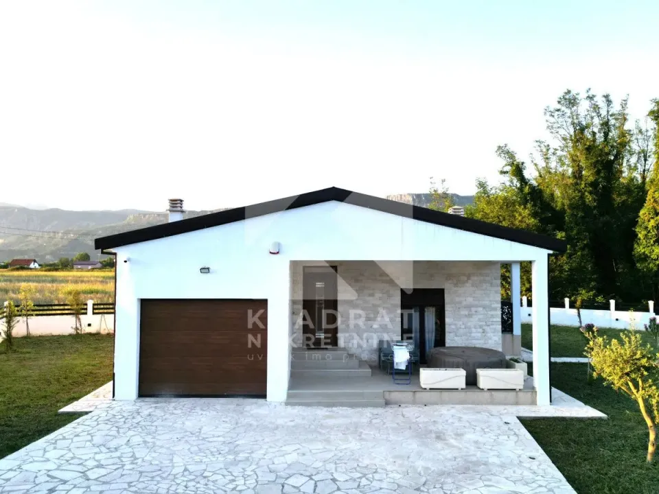 Rent, house, 140m², Velje Brdo, Podgorica