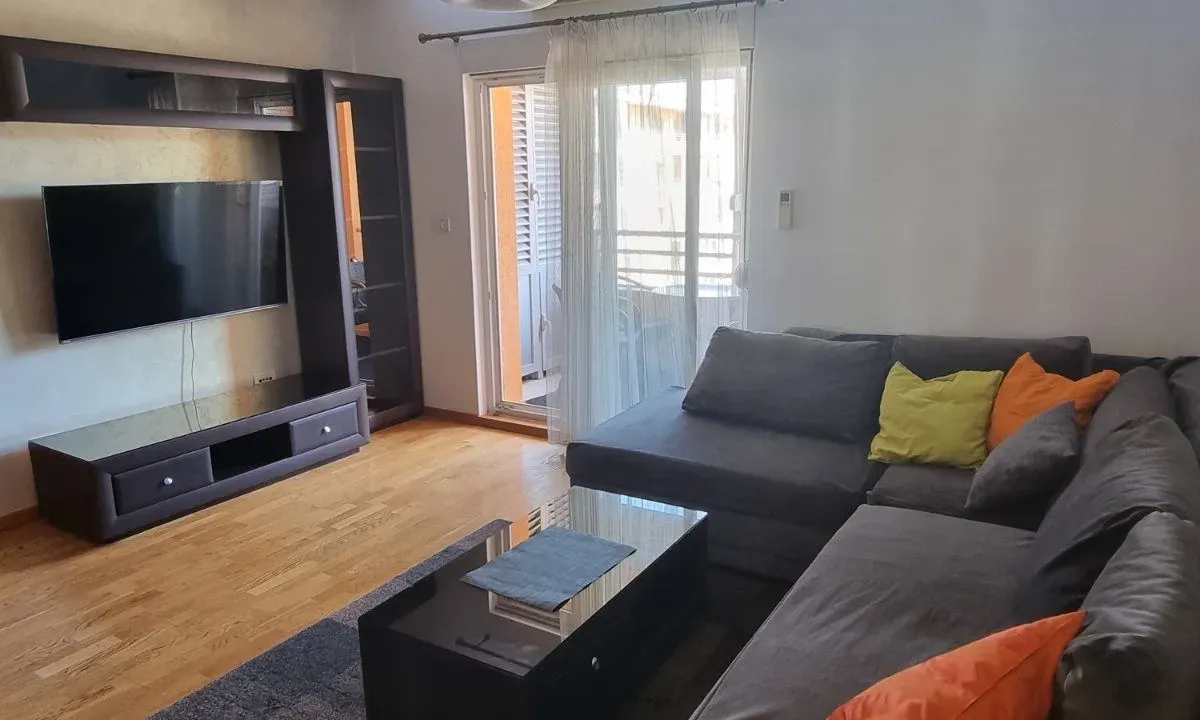 Izdavanje, dvosoban stan, 68m², City Kvart, Podgorica