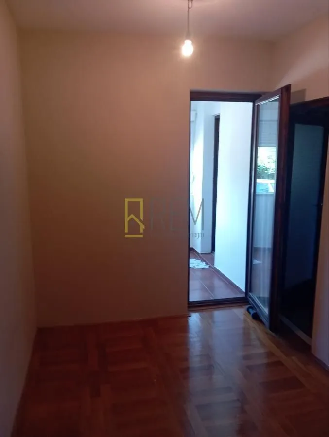Prodaja, trosoban stan, 84m², Baston, Podgorica