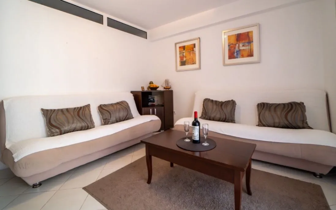 Rent, one bedroom apartment, 48m², Rafailovići, Budva
