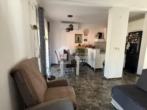 Prodaja, kuća, 191m², Ašanja, Pećinci - image 8