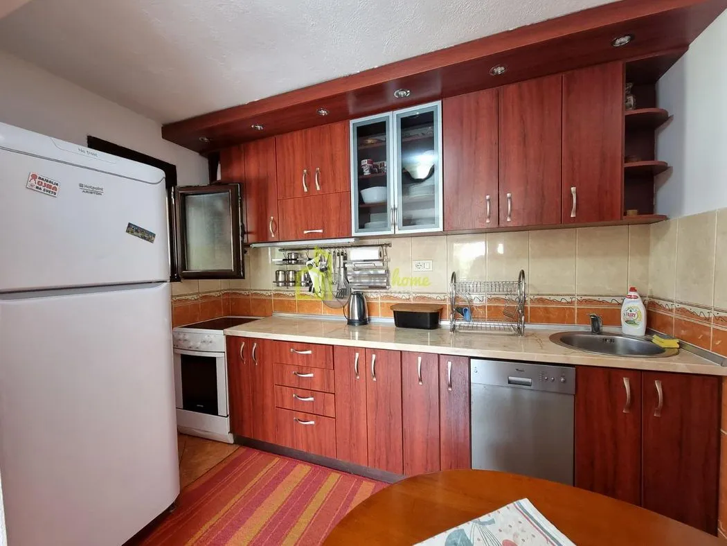 Izdavanje, kuća, 92m², Mareza, Podgorica