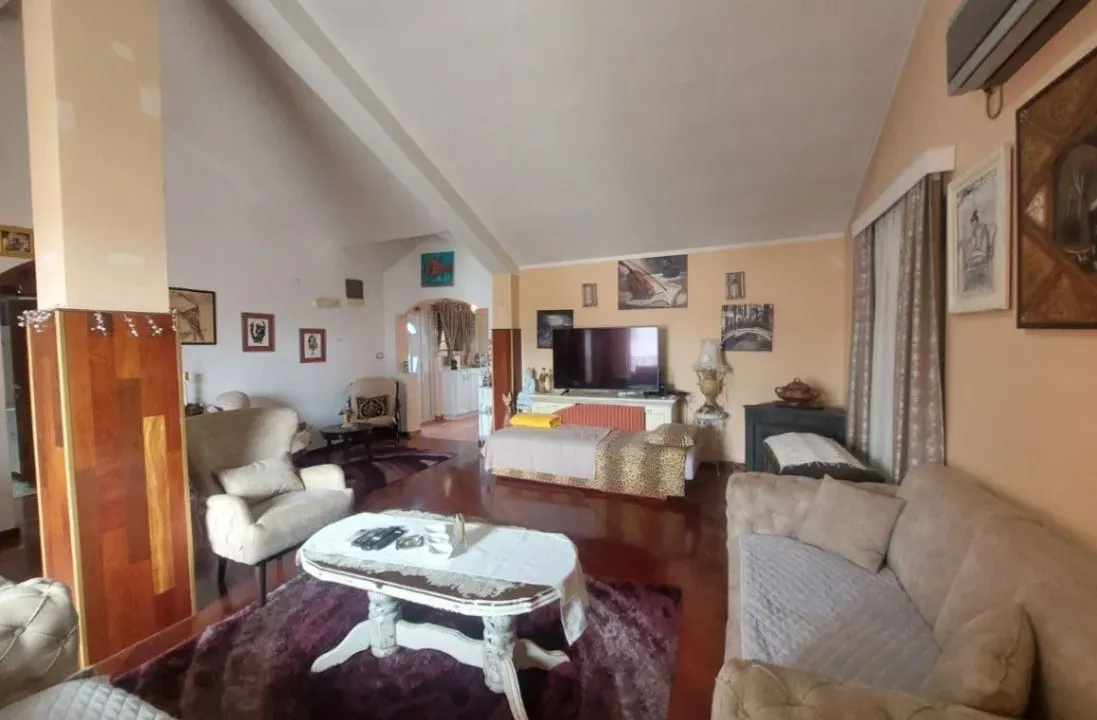 Izdavanje, dvosoban stan, 120m², Seljanovo, Tivat