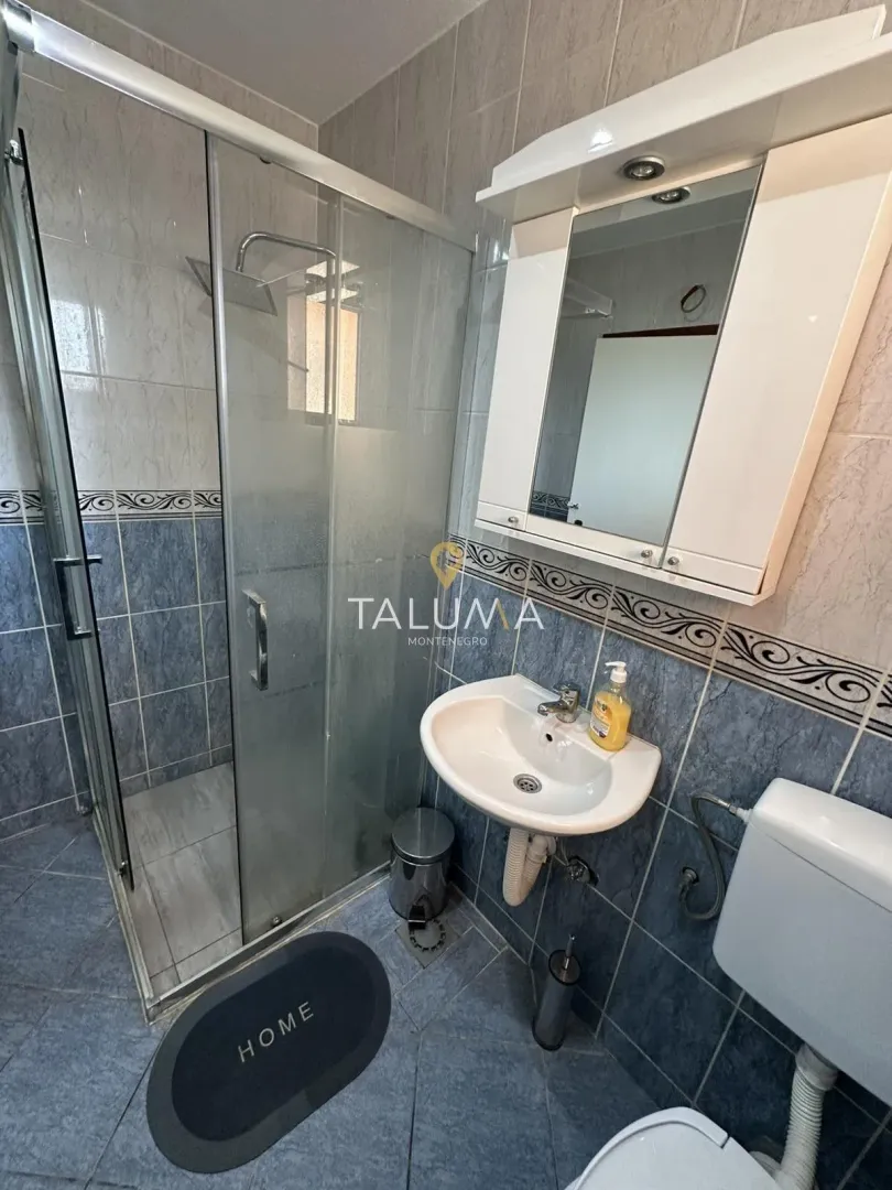 Izdavanje, stan, 200m², Gornja Gorica, Podgorica