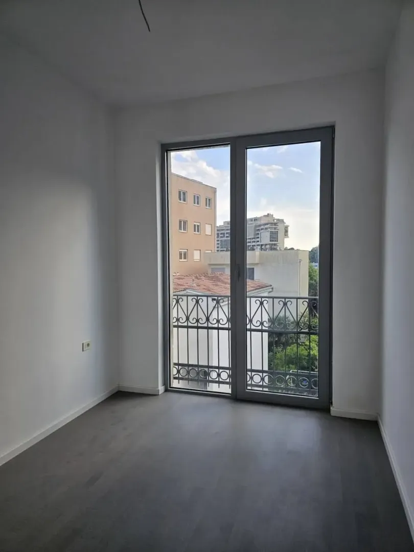 Sale, two bedroom apartment, 52m², Bečići, Budva