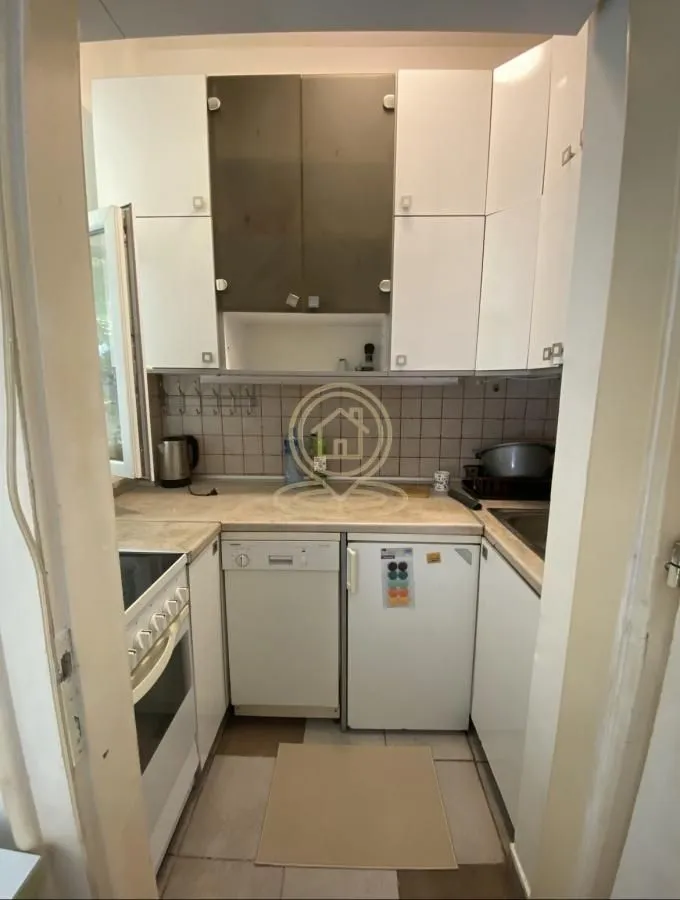 Izdavanje, jednosoban stan, 28m², Stari Grad, Beograd