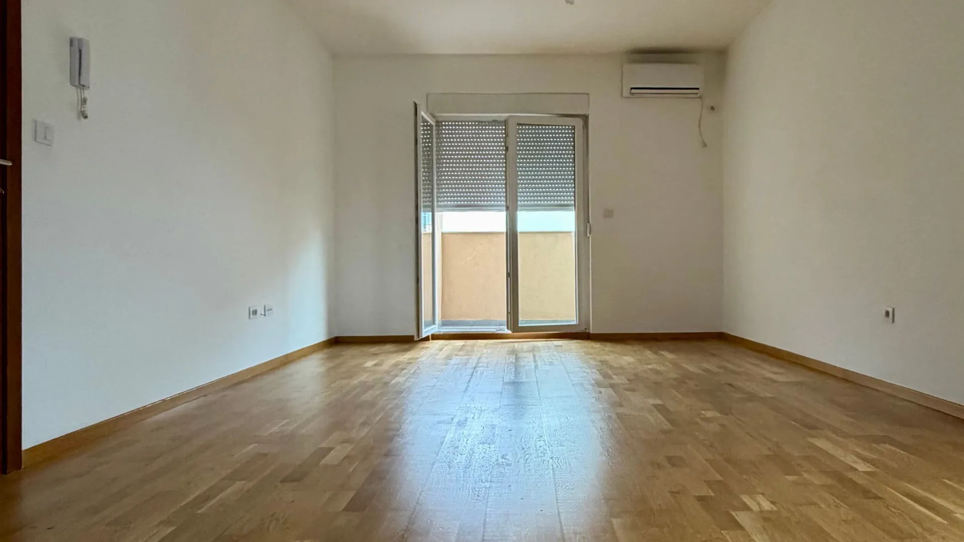 Prodaja, dvosoban stan, 73m², Tuški Put, Podgorica