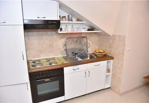 Prodaja, kuća, 696m², Zlatica, Podgorica - image 4