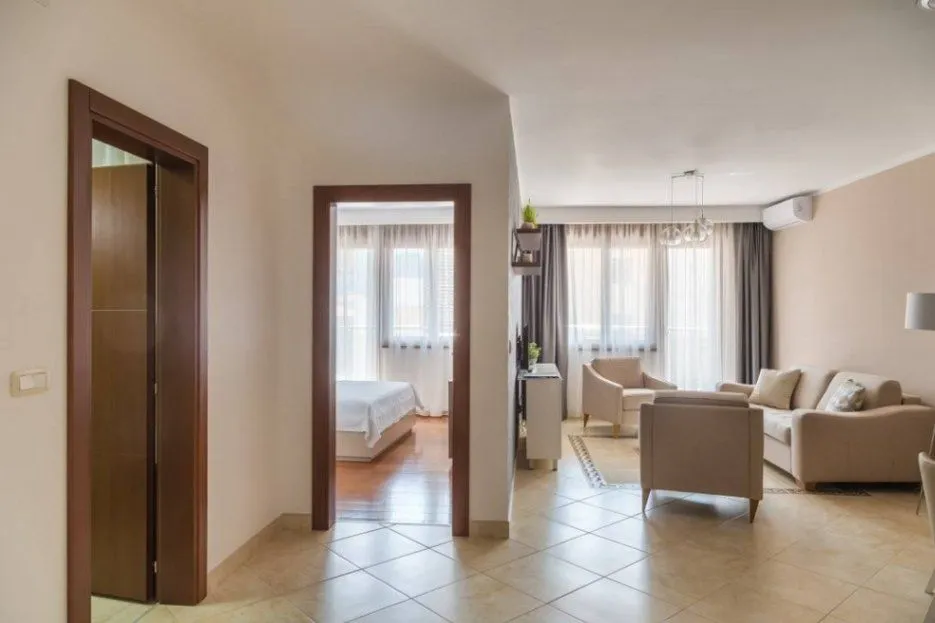 Sale, one bedroom apartment, 64m², Bečići, Budva