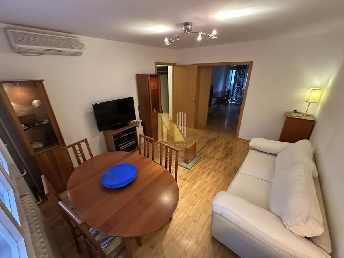 Izdavanje, dvosoban stan, 59m², Stari grad, Novi Sad