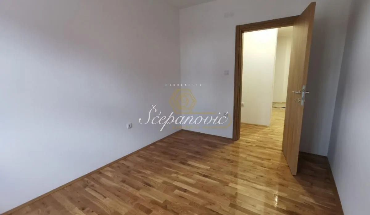 Prodaja, četvorosoban stan, 103m², Salajka, Novi Sad Sve Podlokacije