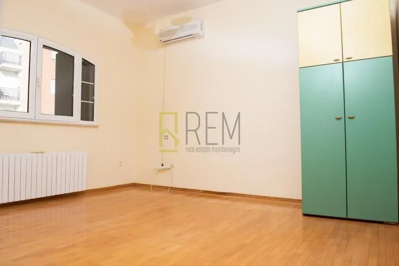 Prodaja, kuća, 460m², Zagorič, Podgorica