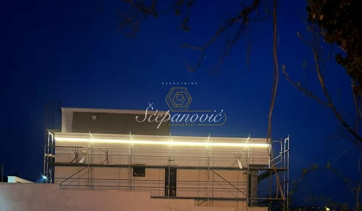 Izdavanje, kuća, 180m², Sremska Kamenica, Petrovaradin