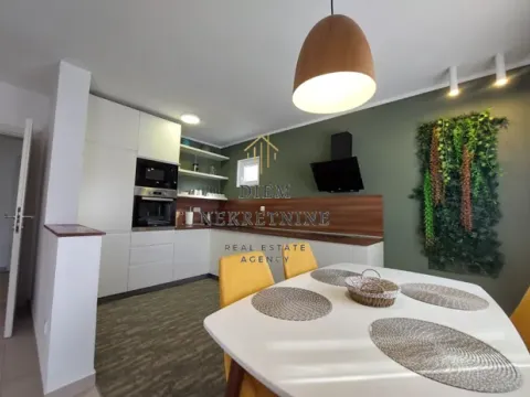Rent, two bedroom apartment, 70m², Dobrota, Kotor - image 14