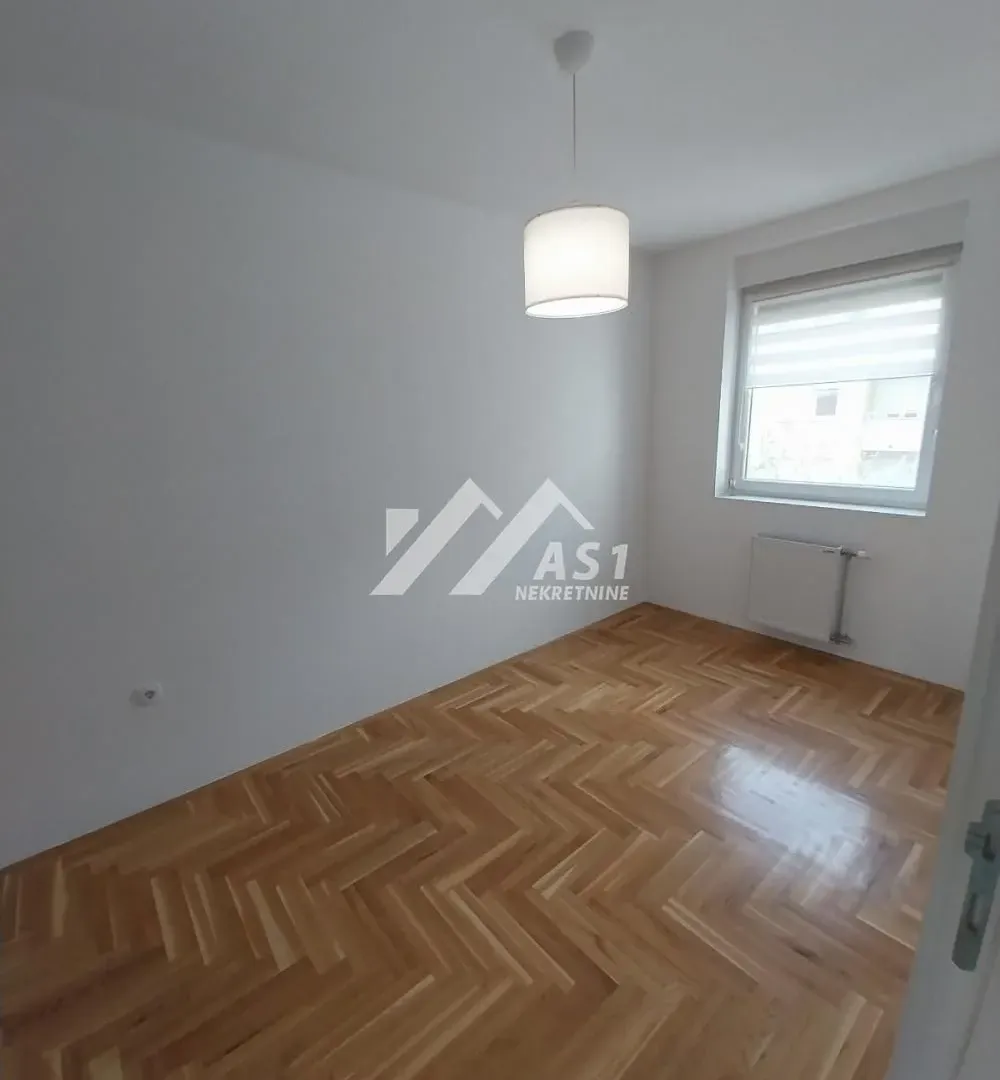Izdavanje, četvorosoban stan, 70m², Podbara, Novi Sad Sve Podlokacije