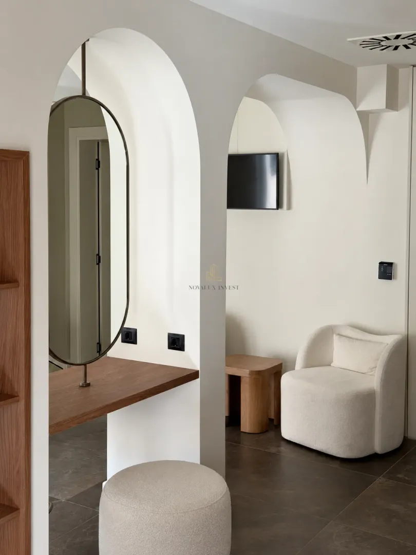 Rent, office space, 42m², Opatovo, Tivat