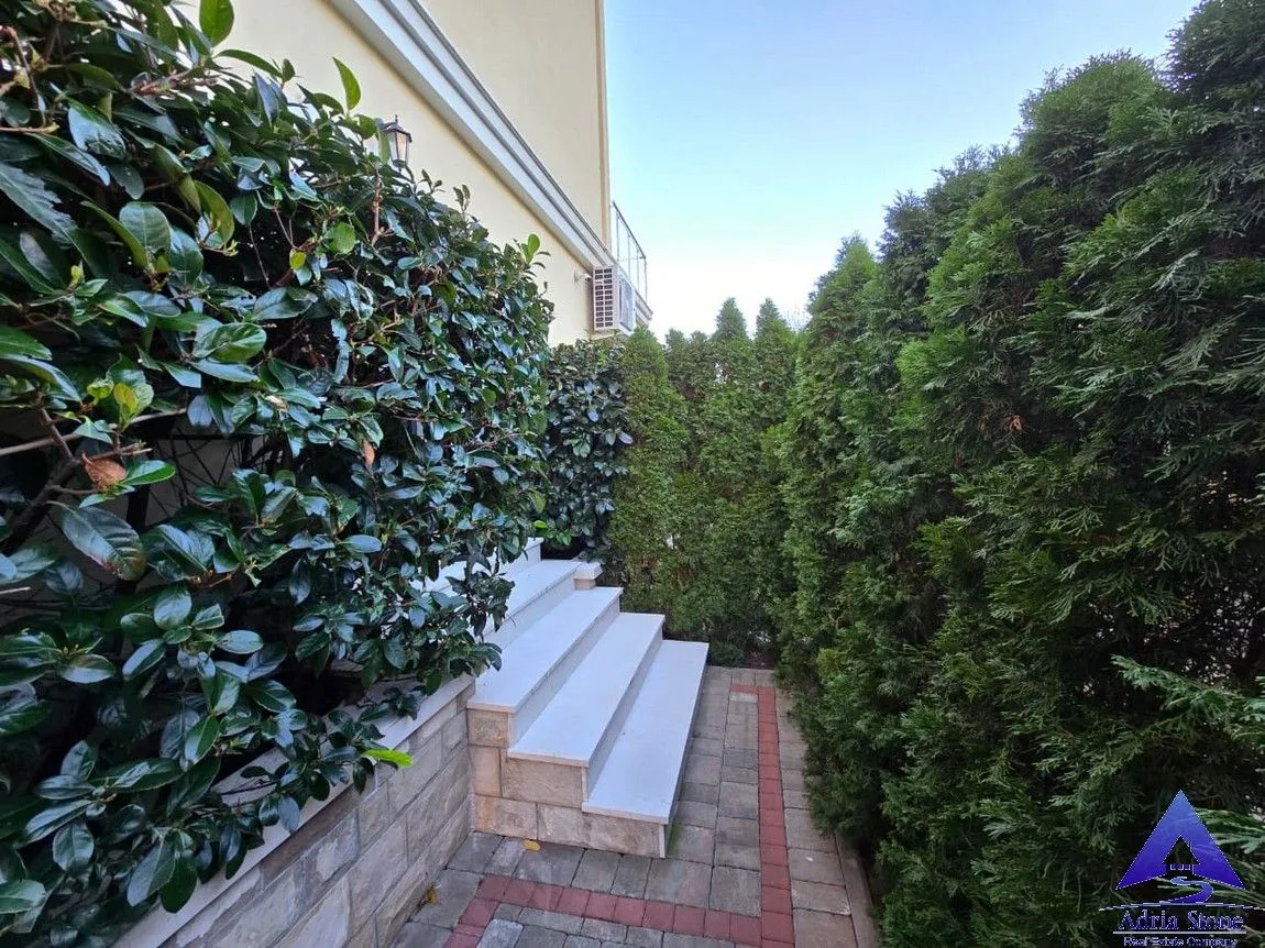 Sale, two bedroom apartment, 83m², Bečići, Budva